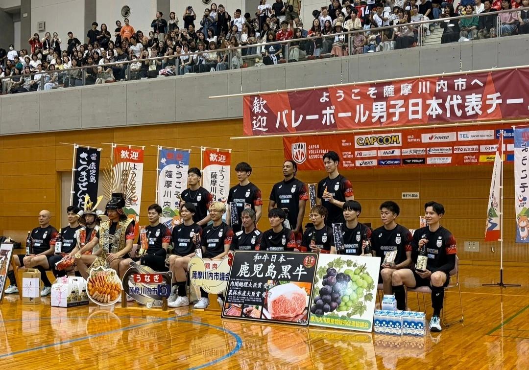 开始在萨摩川训练
合宿名单永露被换了，关田不在排球 男排