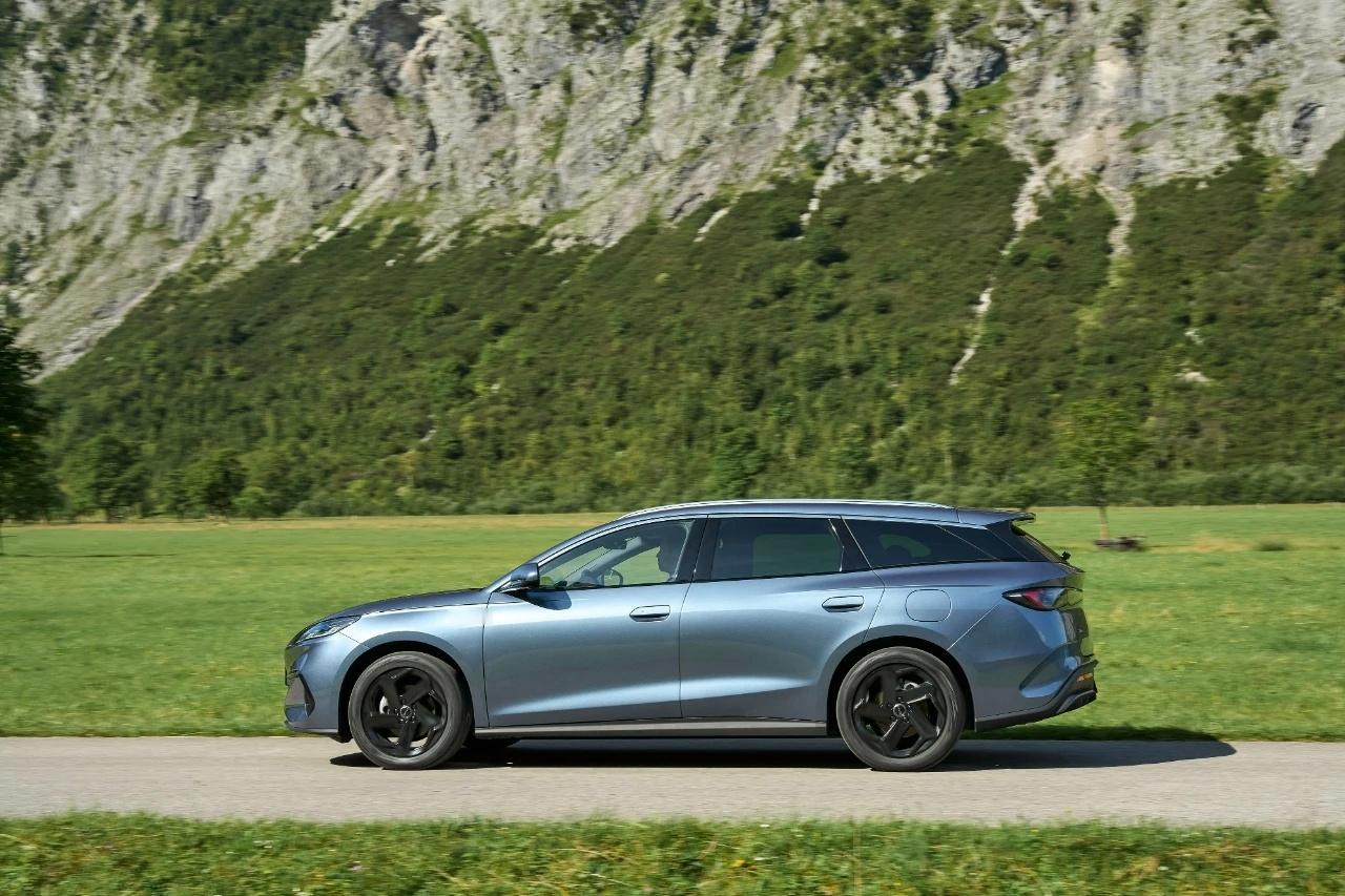 中国车企刷新历史了啊兄弟们，2025年全球各大车企销量数据出来了，比亚迪全年46