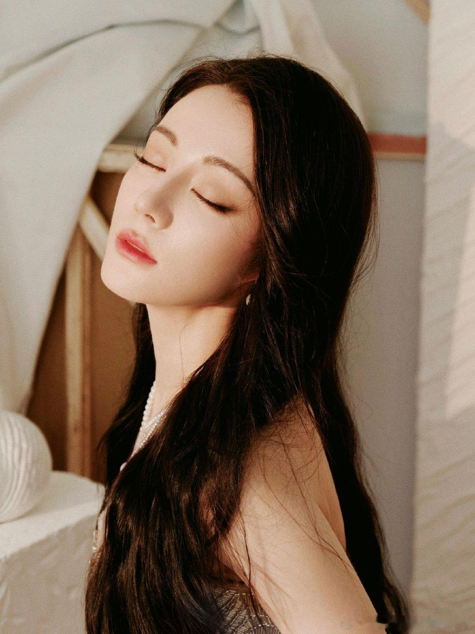 #迪丽热巴清丽玫瑰# 热巴太美啦太美啦太美啦！！！重要的事情说三遍[哇][哇][