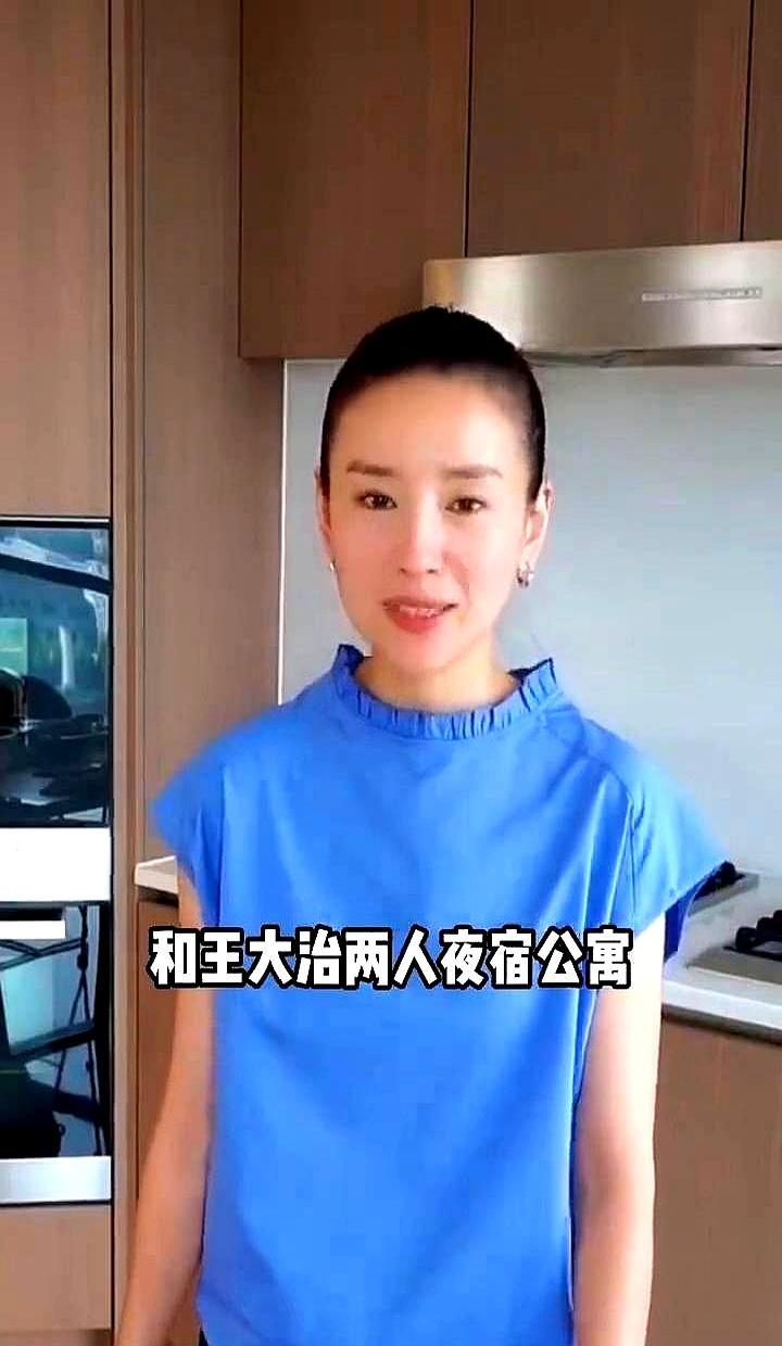 潘粤明等了14年的探视权，终于落定了。
 
当年被泼嗜赌欠债的脏水，事业直接跌到