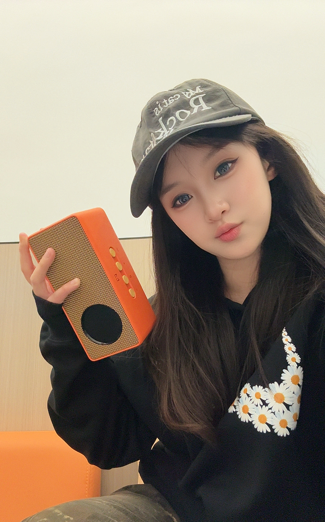 抽奖喽！薅来一个颜色非常亮眼的小音箱爱听音乐的友友快来抽走哦！评论区随机揪1位宝