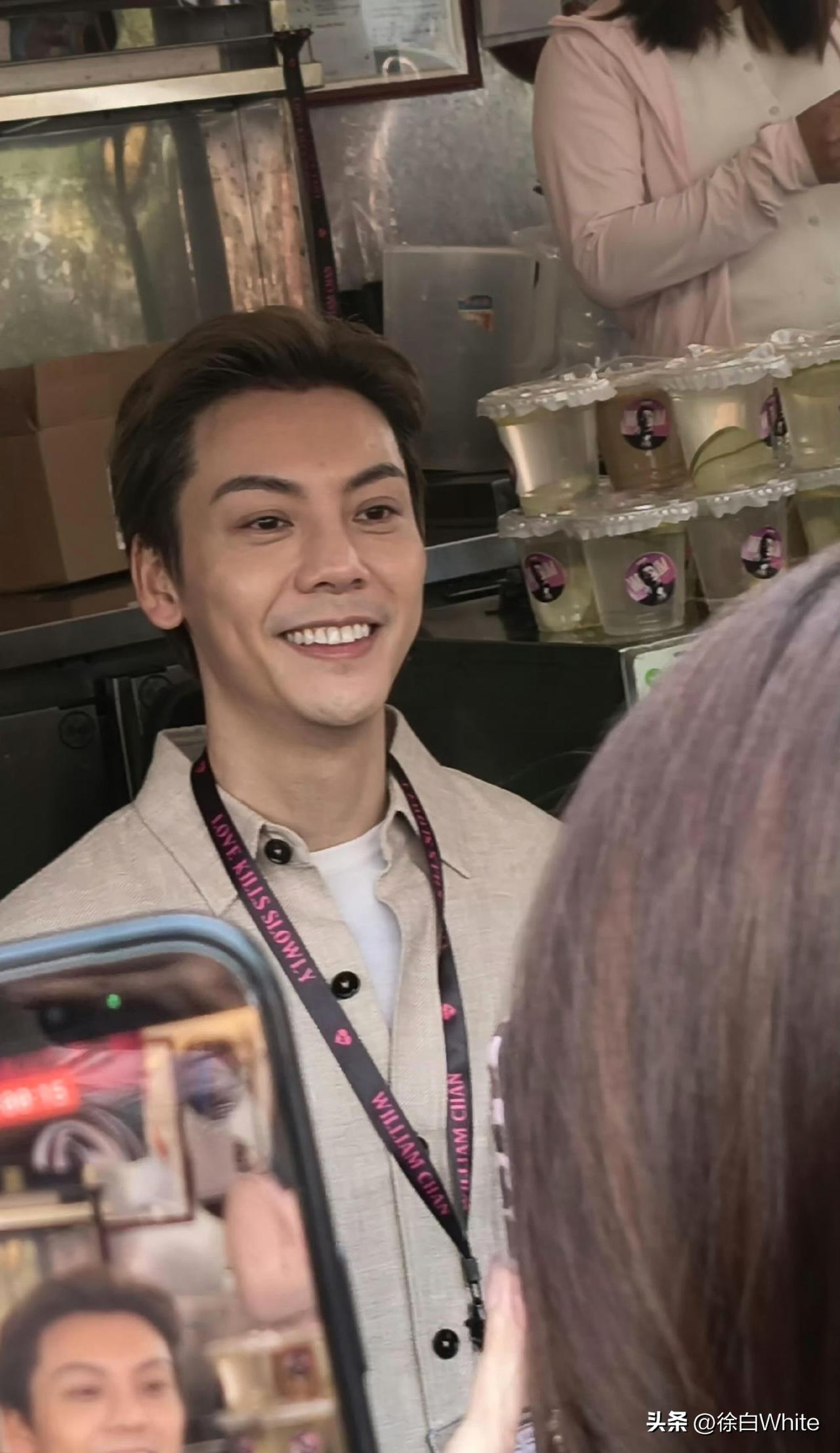 3月14日，陈伟霆继《许我耀眼》后再演都市情感剧，这次搭档的对象是钟楚曦！
令人