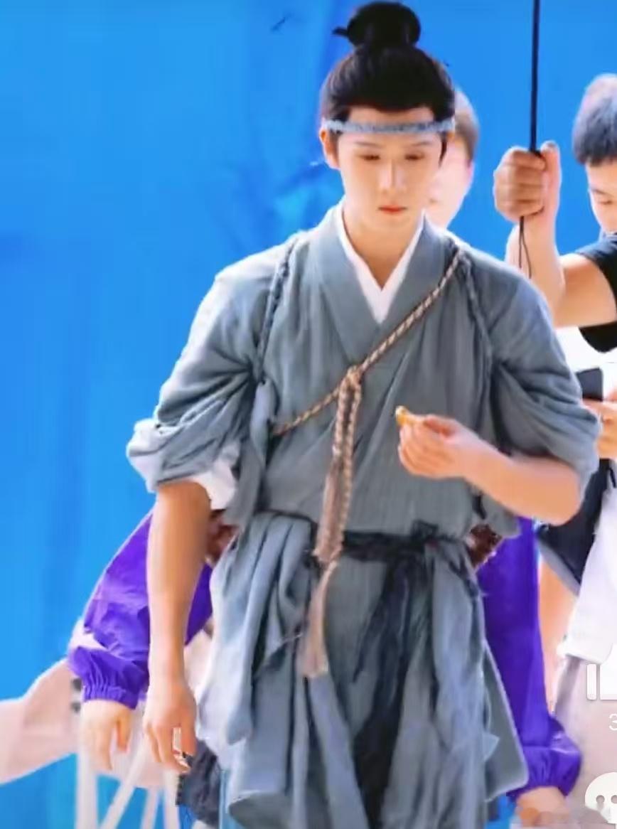 李昀锐抹额造型李昀锐布衣抹额造型李昀锐抹额造型，哇塞，[期待][期待] ​​​