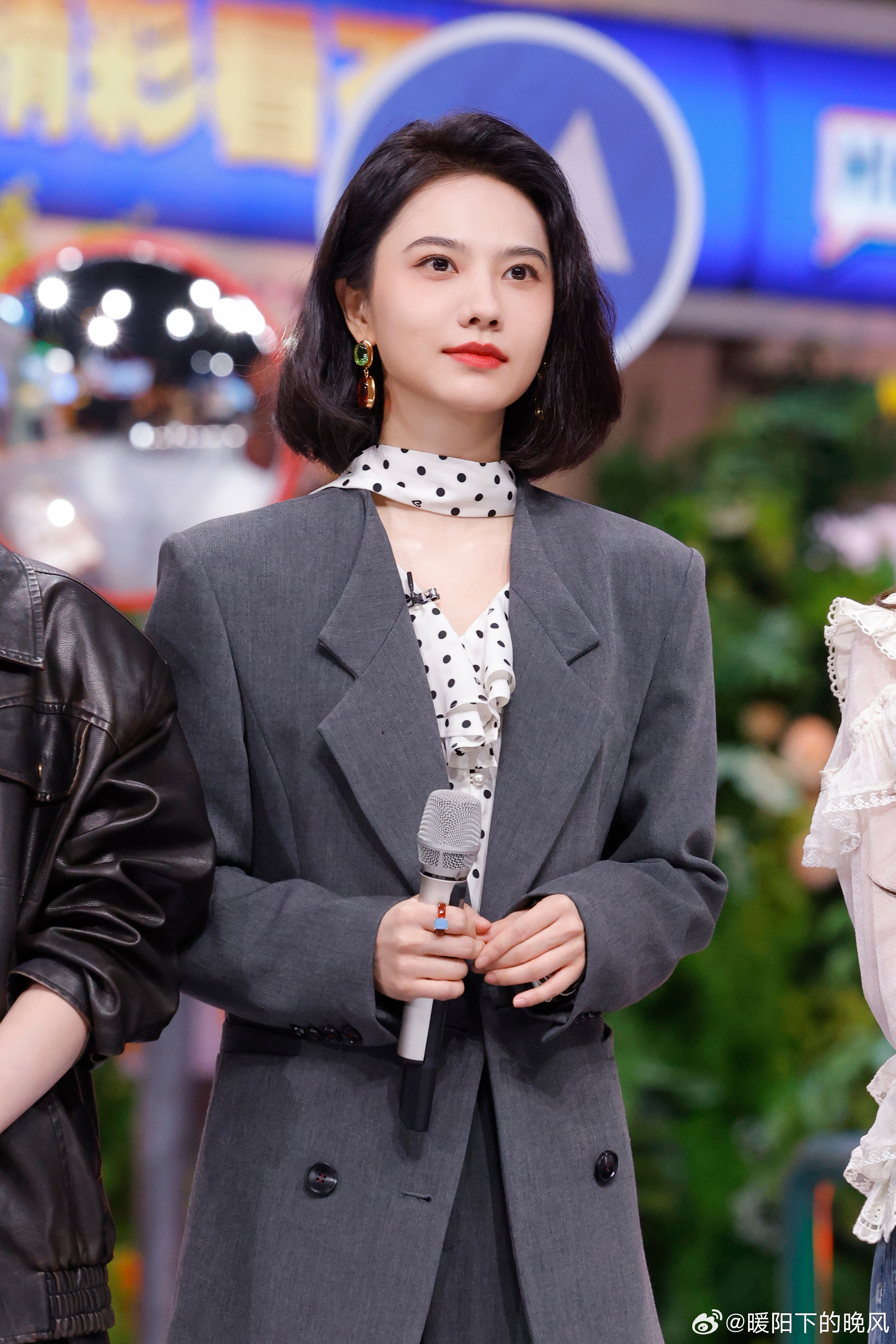 姜珮瑶干练西装风好飒 被姜珮瑶的西装造型狠狠拿捏😎！干练帅气不失温柔甜美，利落