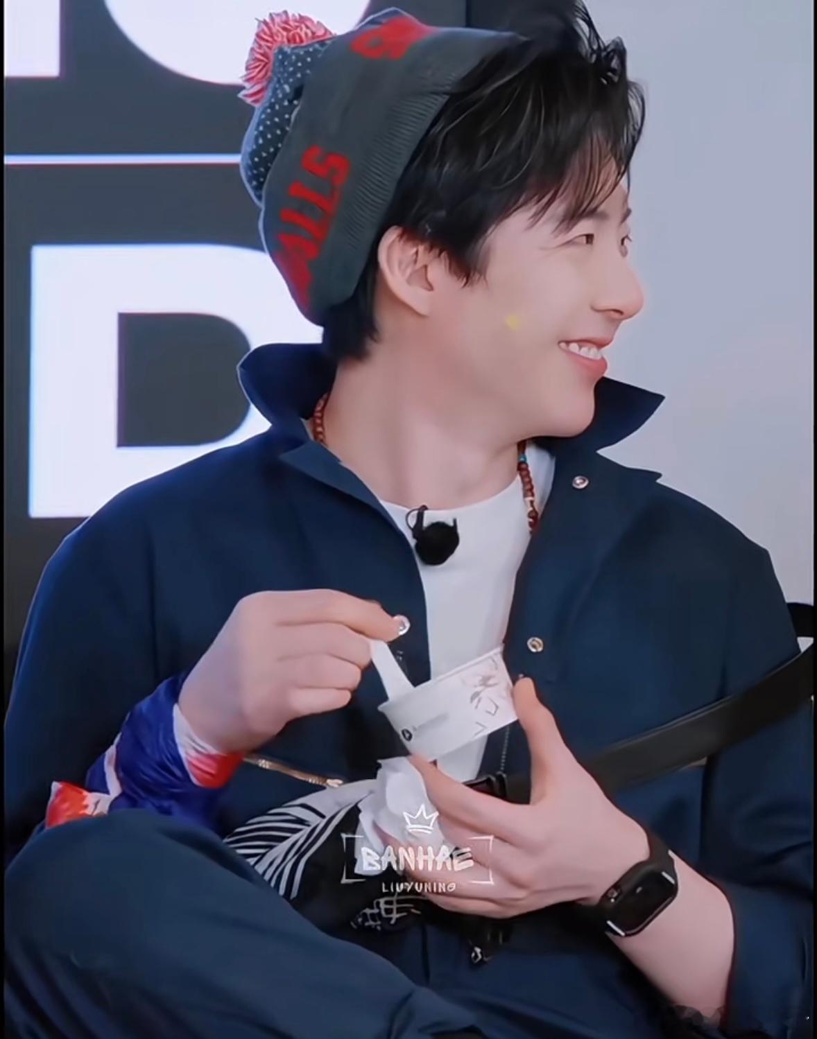 摩登兄弟 | 刘宇宁 这个瞬间，只是一转头一回眸，短短几秒，我就忍不住看了亿遍，