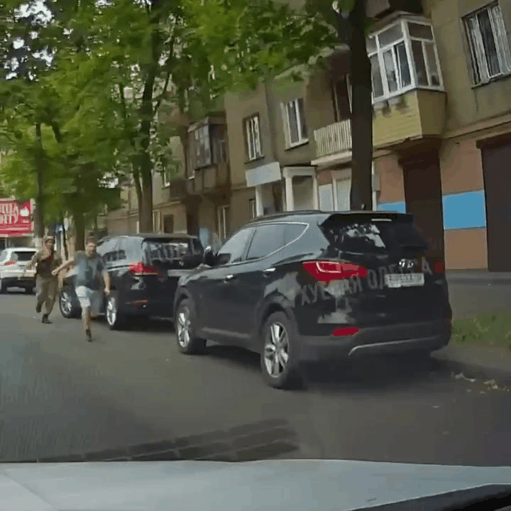 站住库尔斯克需要你…
🔺乌克兰一名军方指挥官试图逃离位于奥德萨的中央情报局工作