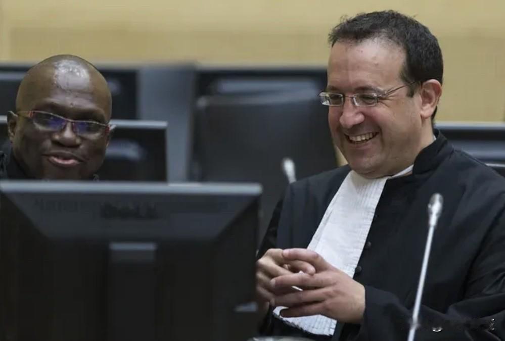 罗德里戈·杜特尔特的辩护团队辩称，与毒品相关的杀戮和法外处决案件并非仅发生在菲律