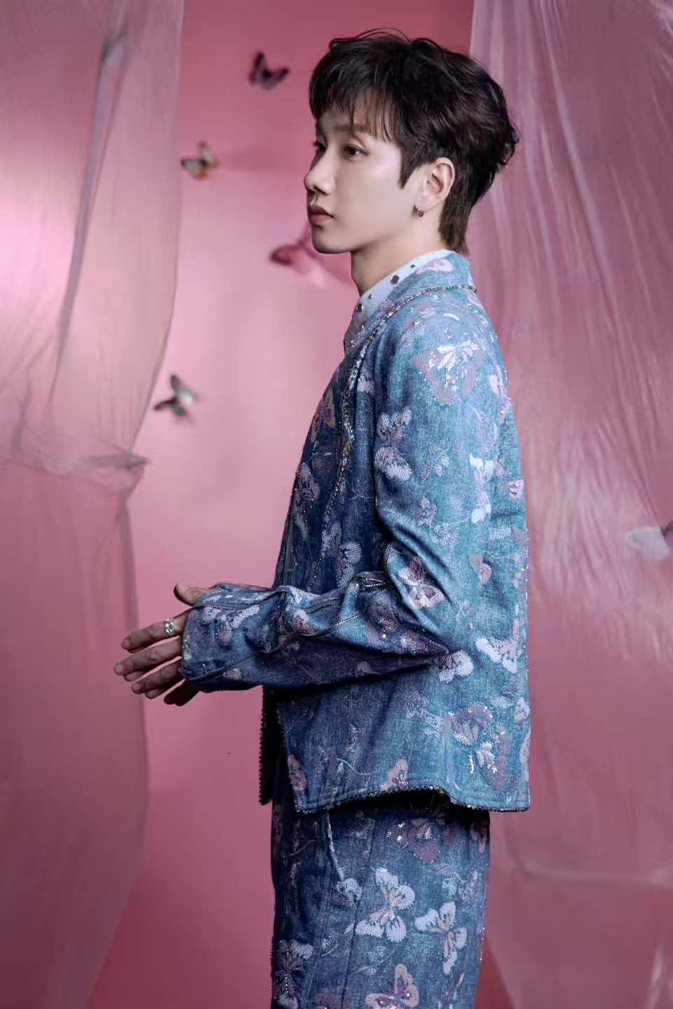 汪苏泷共创之夜生图汪苏泷王者荣耀共创之夜生图汪苏泷共创之夜生图绝绝子！一身蝴蝶元