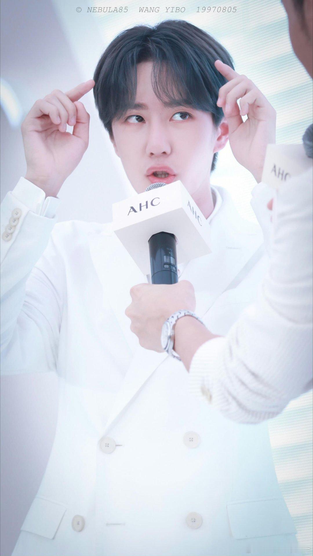 王一博早期真的好可爱 完全就是小宝宝