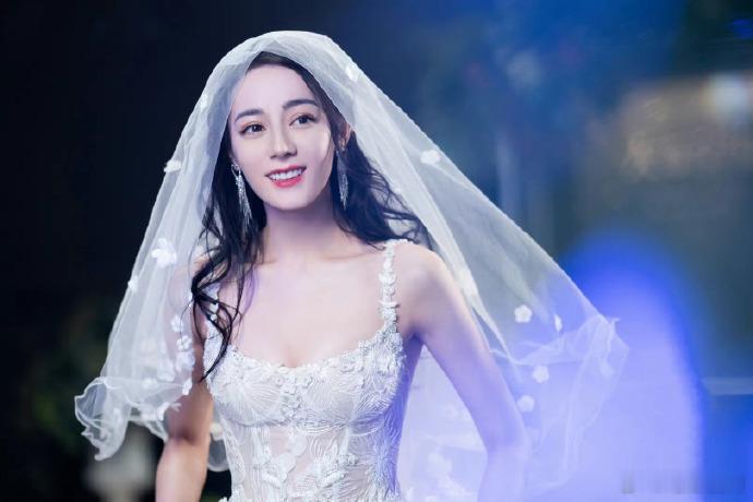 #你是我的荣耀现象级爆剧##认识迪丽热巴乔晶晶的第三年# ​​​《你是我的荣耀》