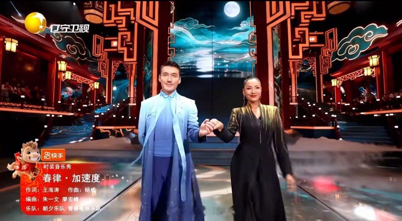 胡兵是春晚仿生机器人吗 古装现代装都能扛，胡兵颜值气质双在线，适配度高到像AI建