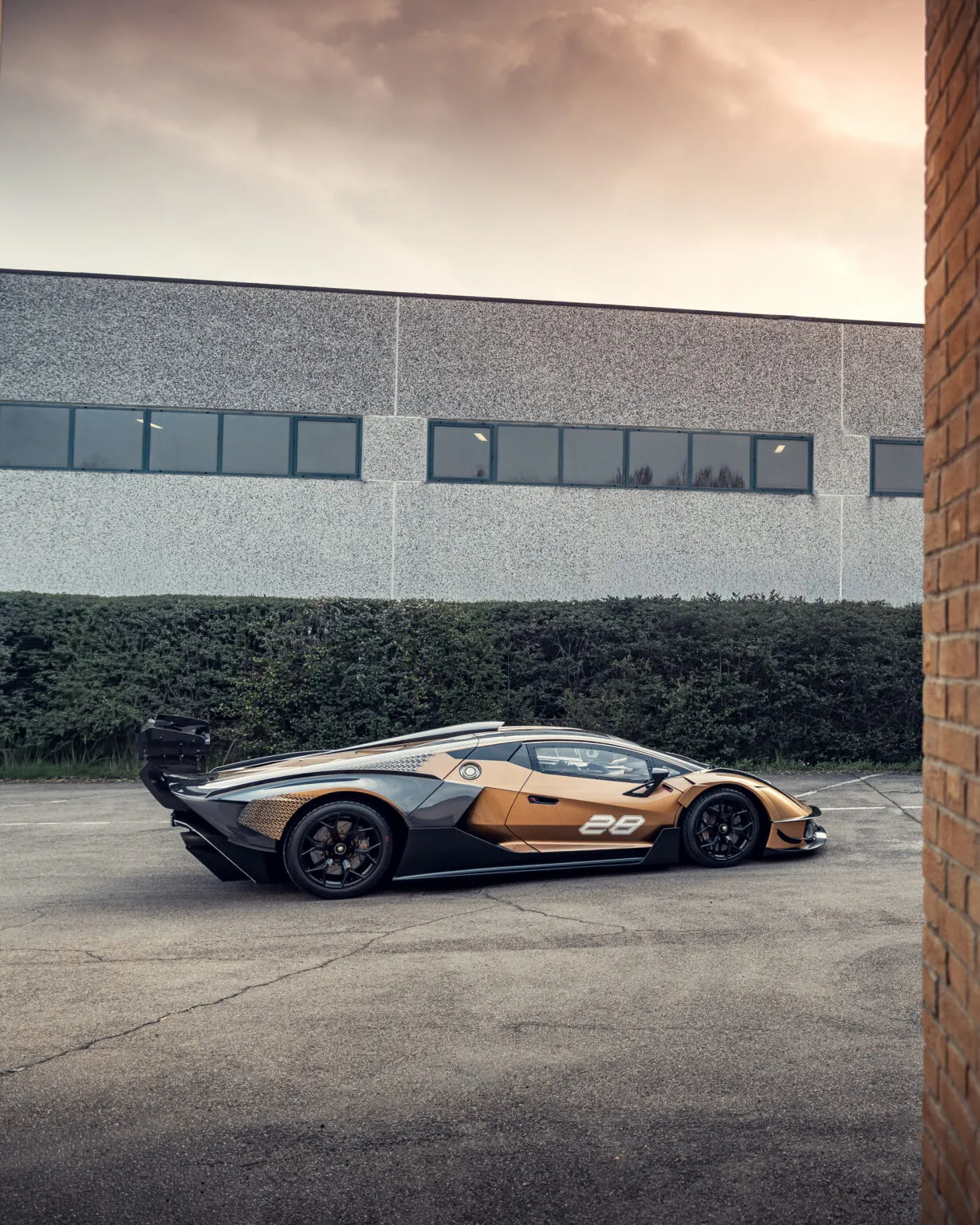 Lamborghini SCV12在 RM 苏富比即将举办的摩纳哥拍卖会上，他们