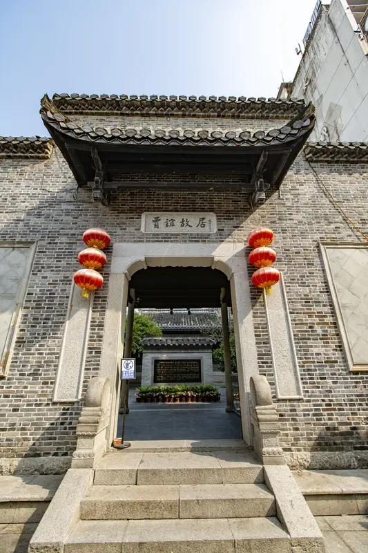 “爱出者爱返，福往者福来”出自汉代贾谊的《新书》，说的是因果循环的道理。你付出爱