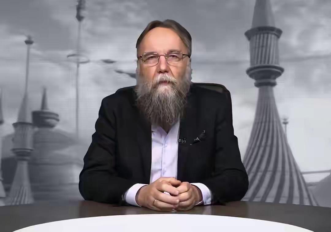 俄罗斯哲学家杜金：俄与西方冲突几乎不可避免，爆发核战概率极高。
很多人会问，被西