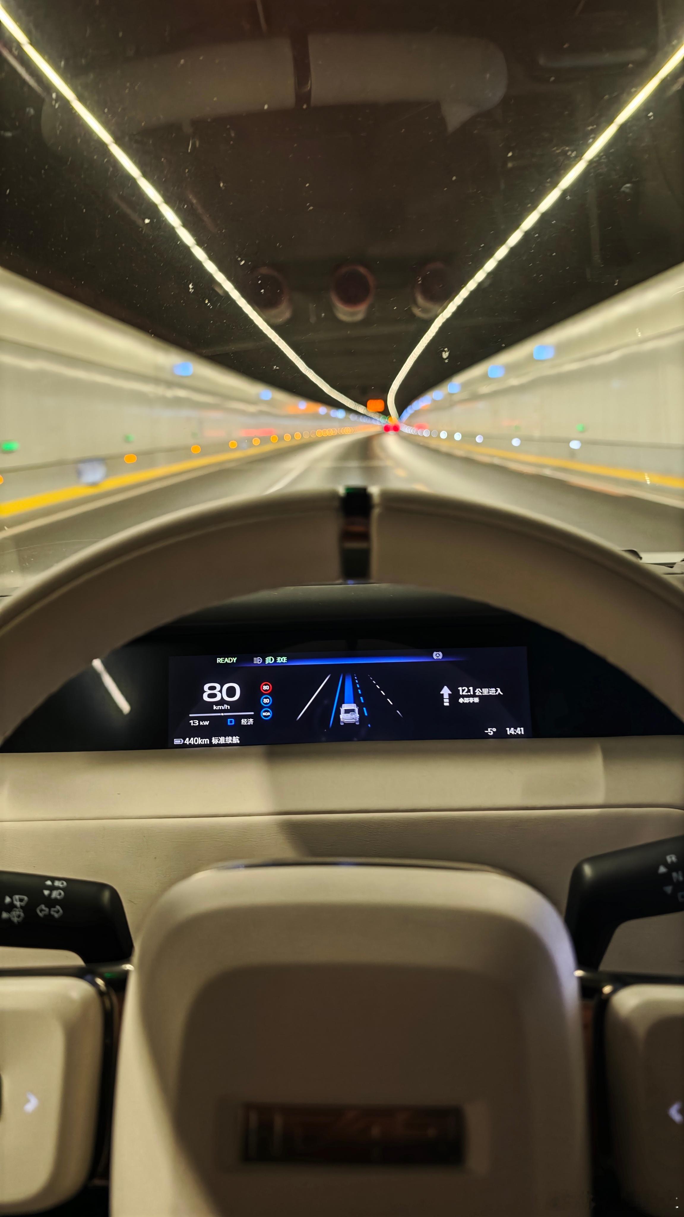 智能辅助驾驶的场景大概率还是会被生活的节奏带起来成为了自己开车出门时候的临时助理