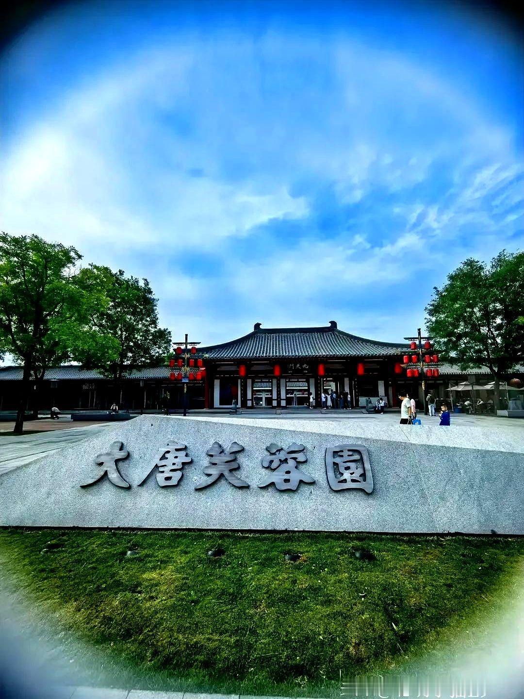 昨天下午一个家长发信息给我说：老师，我孩子从今晚开始就不去上课了，免得打扰到其他