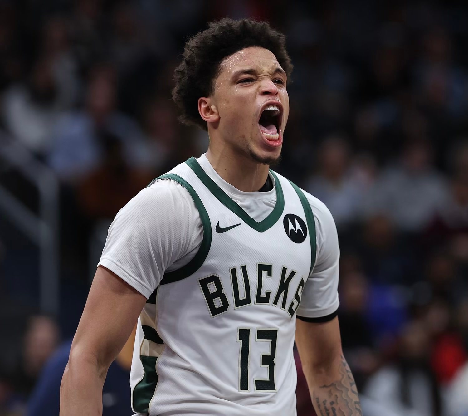 shams：莱恩·罗林斯3年1200万留在雄鹿。NBA自由市场 ​​​