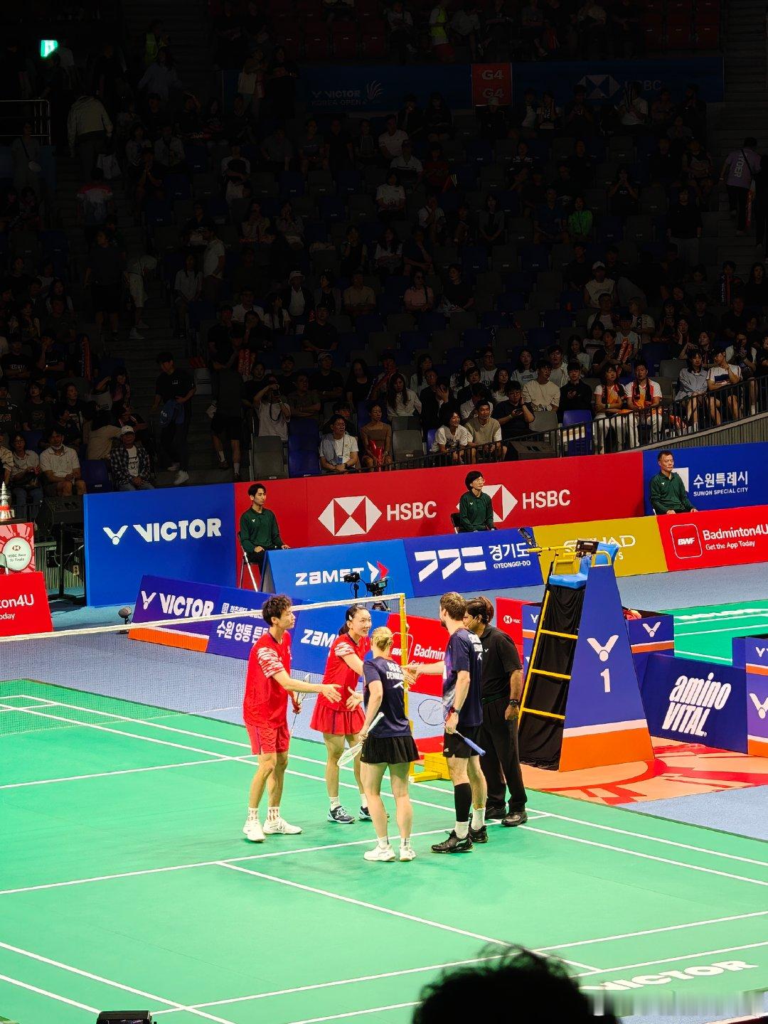 蒋振邦/魏雅欣🇨🇳 vs 🇩🇰马蒂亚斯/博尔，比赛马上开始！victor