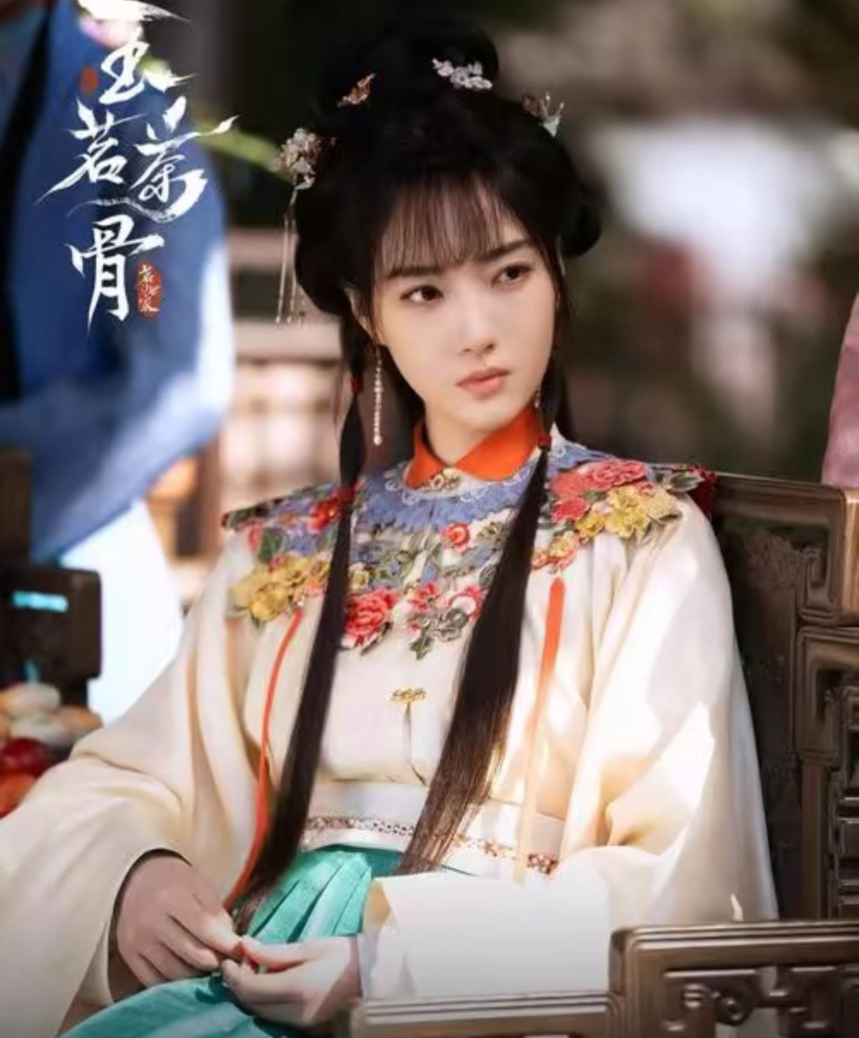 玉茗茶骨:《玉茗茶骨》最讨厌之人荣筠茵！她是荣善宝的亲妹妹，是荣筠纨的亲姐姐，本