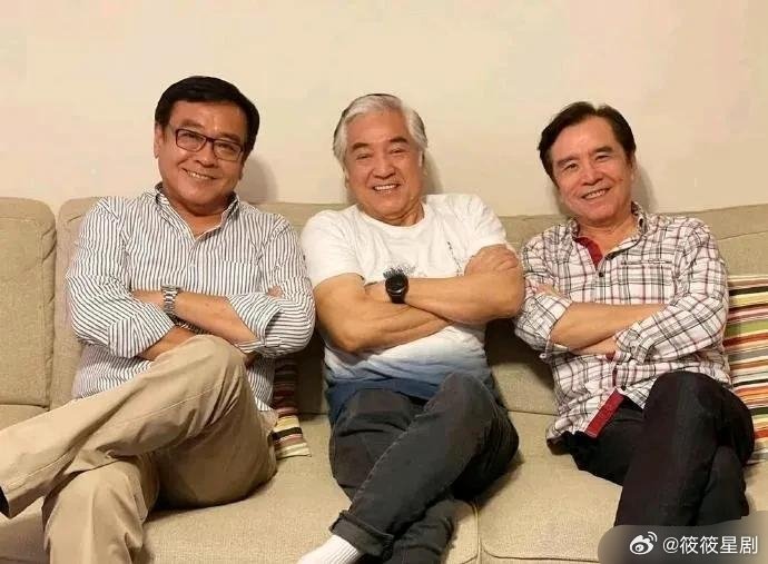 今天才知道，他们仨是亲兄弟。看过港剧的都眼熟吧，谁要能说出这三位的名字，那真是太