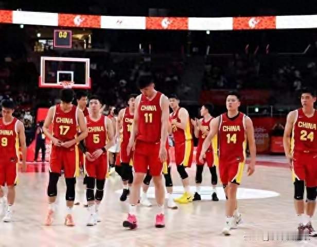 炸裂！男篮断崖下滑根源浮出水面，很多老球迷都忽略了