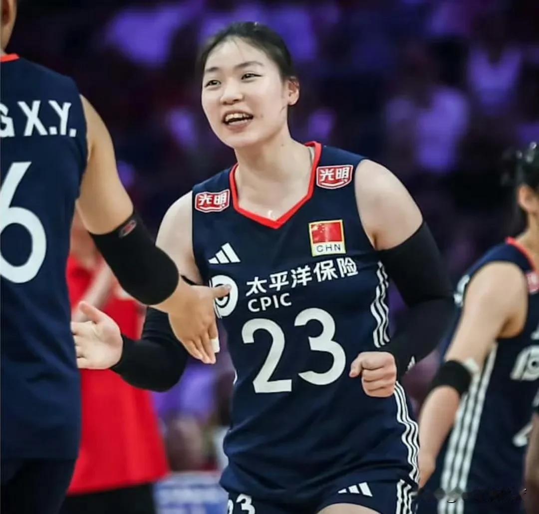 女排小将张籽萱无缘世联赛“最佳二传”。中国女排16岁主二传张籽萱在世界女排联赛一