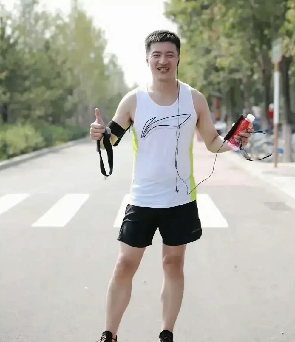 张雪峰太可惜了，如果是心脏骤停还有希望，但居然是心源性猝死。

心脏骤停和心源性