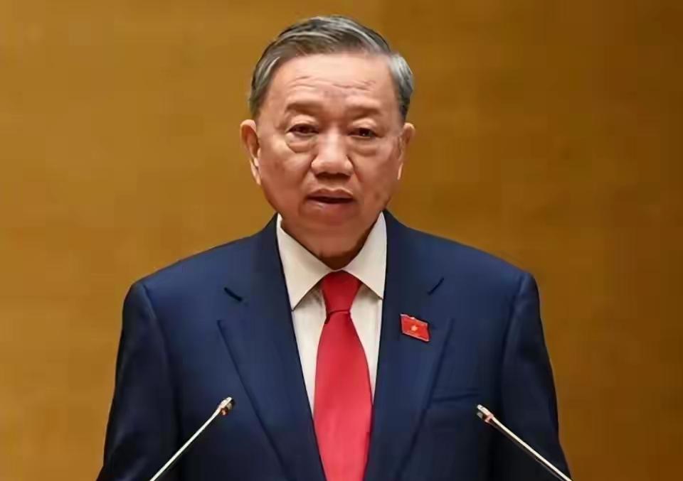 拒绝中方借道，越南专机抵美，即将与美国签约，两轮争端打响
 
苏林的专机落地纽约