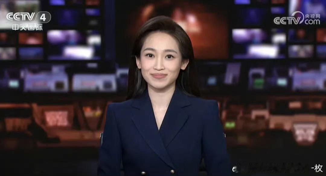 央视迎00后新主播长的真洋气，好看