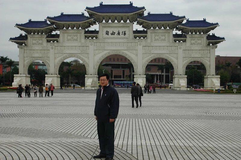 也曾年轻过，也曾意气风发过!曾经也有梦想，现在只剩苟活，我们都有自由的灵魂，可是