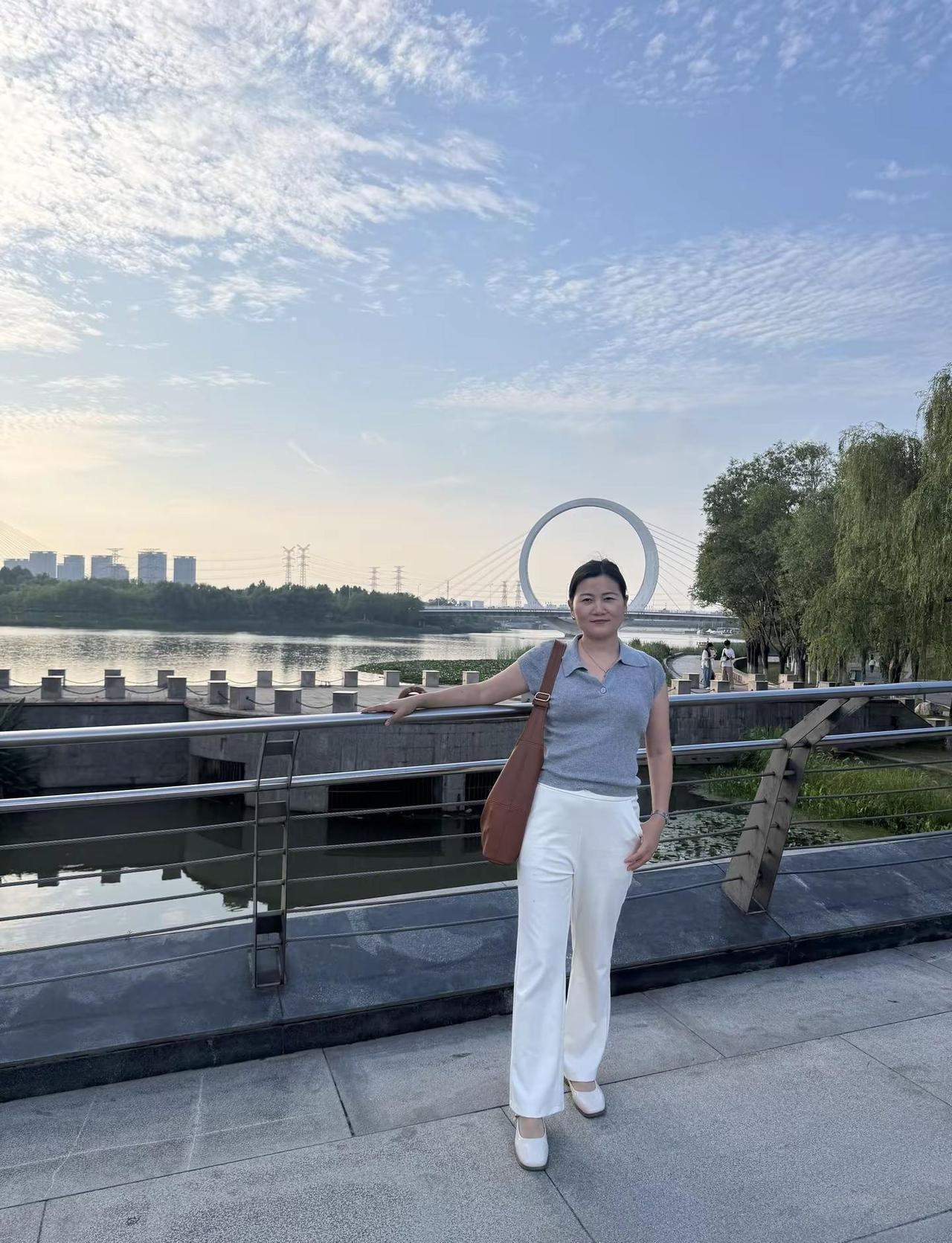 今天圆满结束，出来溜达一圈，蝶湖公园转一圈，给孩子缓一下，回去安排吃饭了，不问考