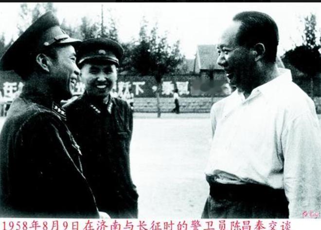 1957年，山东潍坊军分区司令员陈昌奉正准备吃午饭，一碗热气腾腾的饭刚端上桌，警