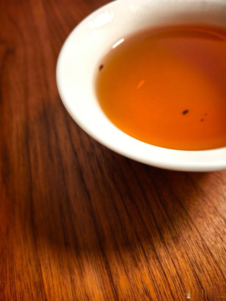 非常好喝的宜兴红茶，果香浓郁，回甘清甜名气不大，但真不比九曲红梅差 