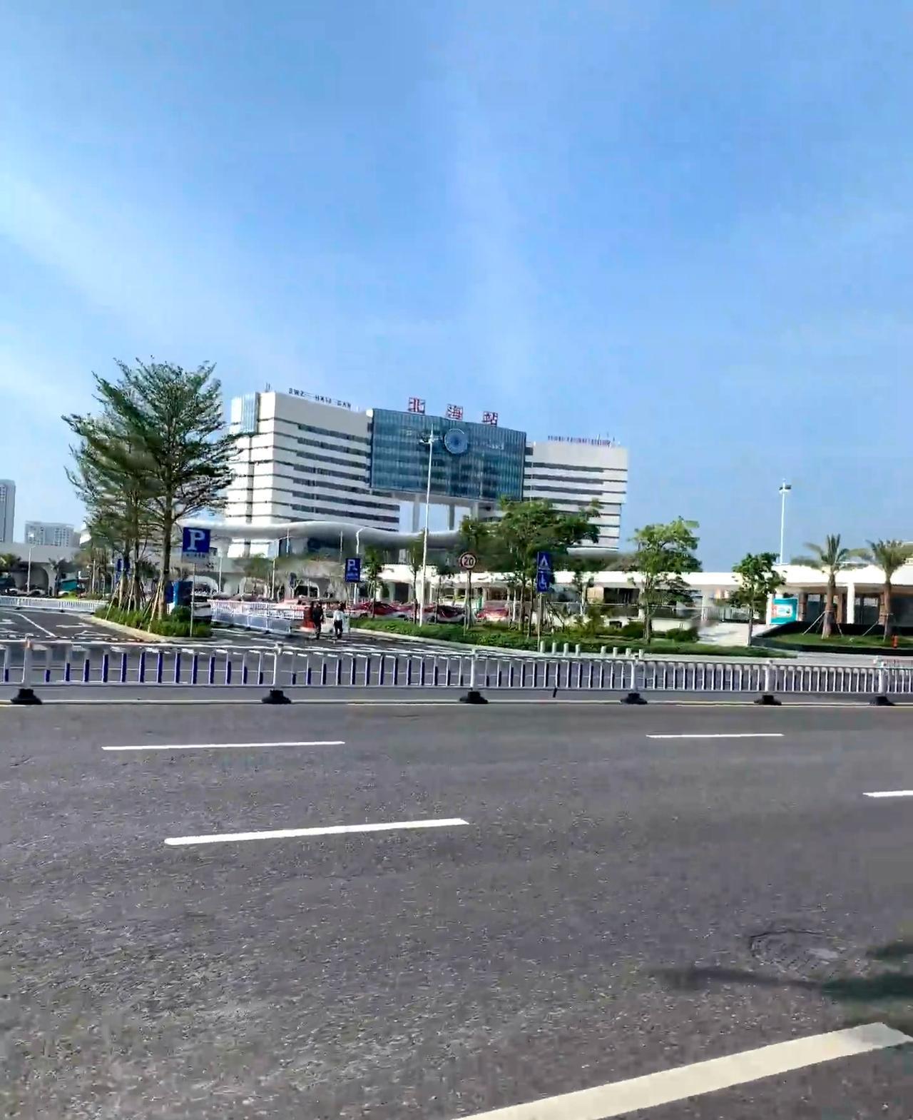 南宁到北海动车只要一个小时，早上和晚上的车票有打折只要50元左右，最便宜的才29