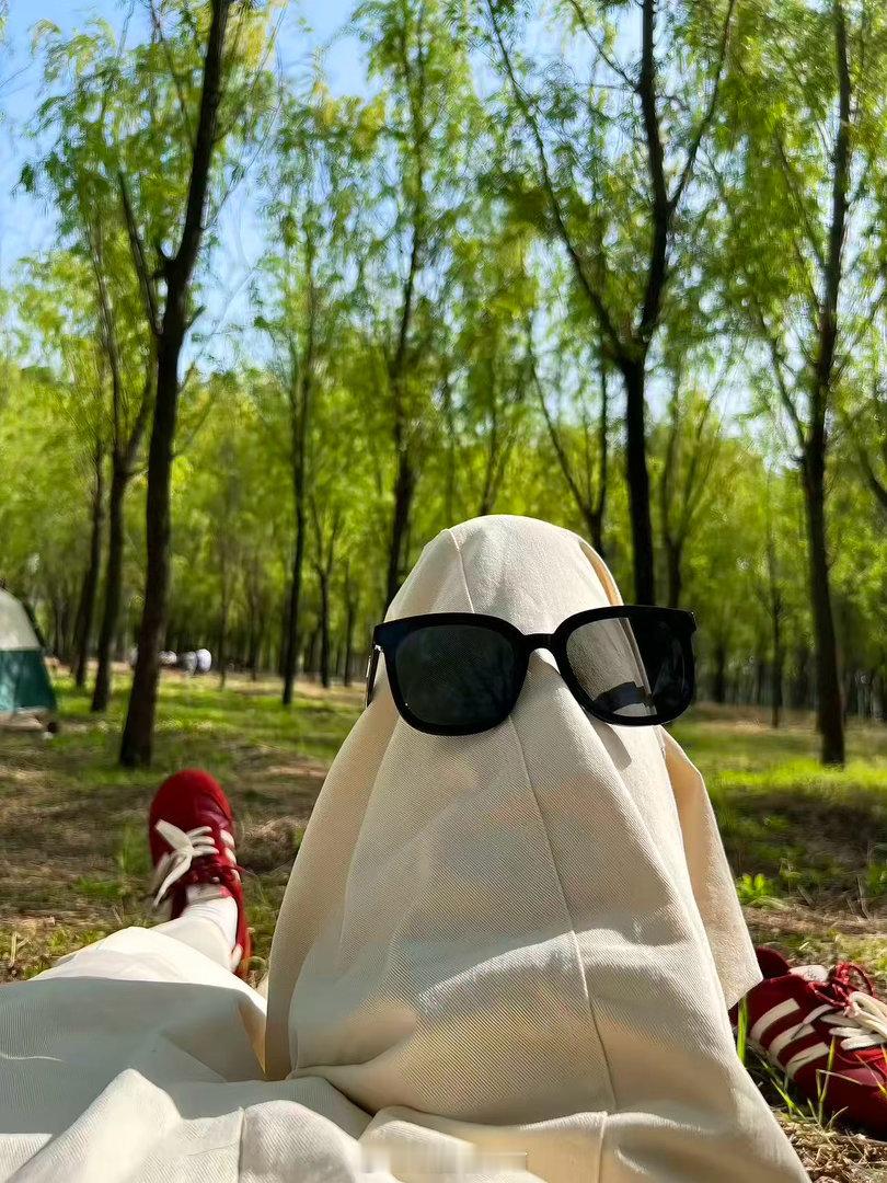 能轻易失去的东西，都谈不上有多遗憾。眼睛可以近视，目光不能短浅，很多事情不放在心