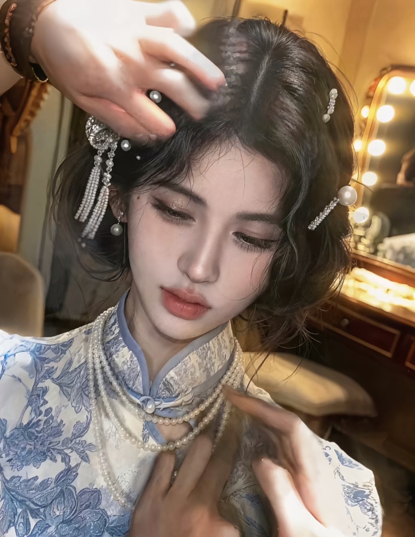 鞠婧祎新剧唐装造型路透 cr.kiku【鞠婧祎】离心碎 空流泪人不归 
