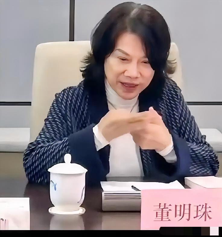 这波真的是全靠同行衬托！美的、小米、海尔都签了“铝代铜”公约，唯独格力硬刚到底，