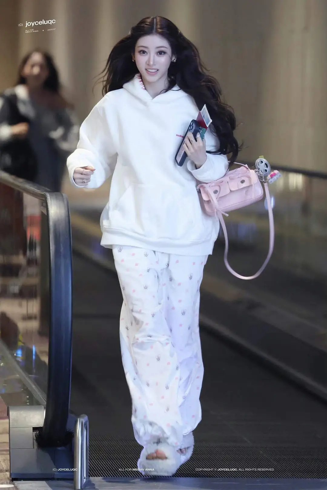 跑着赶航班也能出片嘛 ​​​
