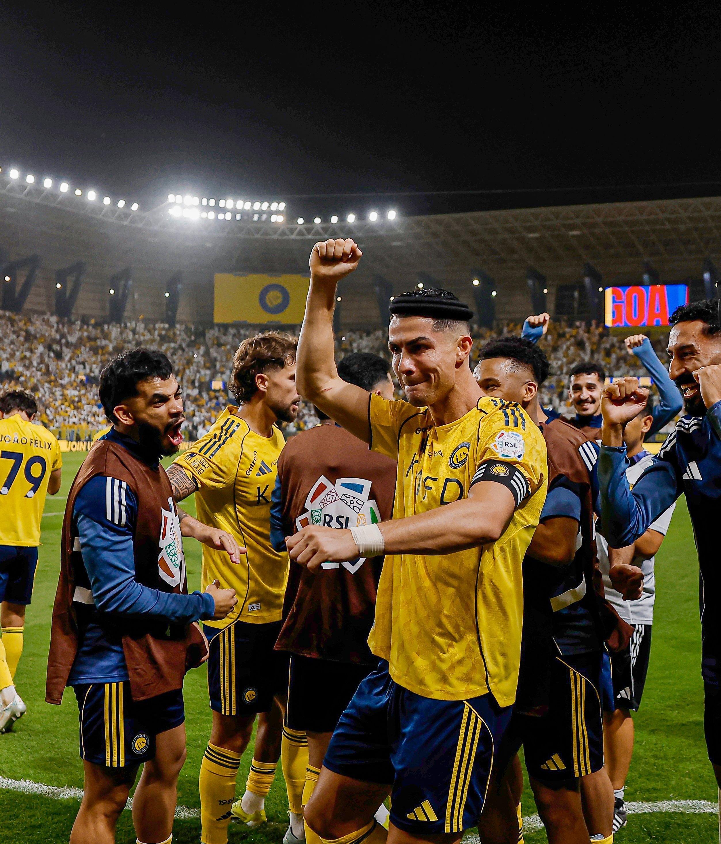 C罗c罗生涯970球c罗头球破门 🚨C罗成为沙特联赛历史首位连续三个赛季打进2