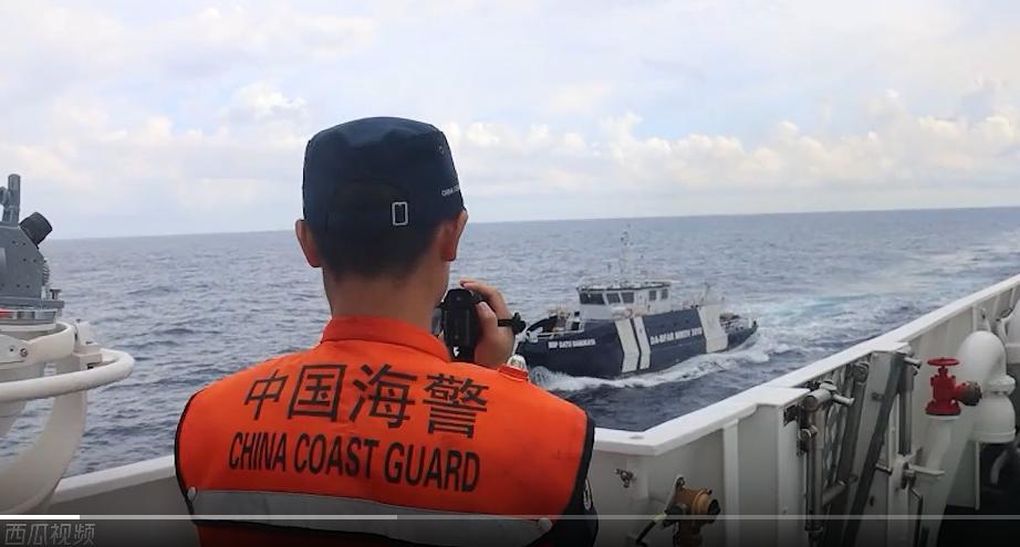 中国海警局新闻发言人甘羽表示，9月16日，菲律宾组织10余艘公务船，不顾中方一再