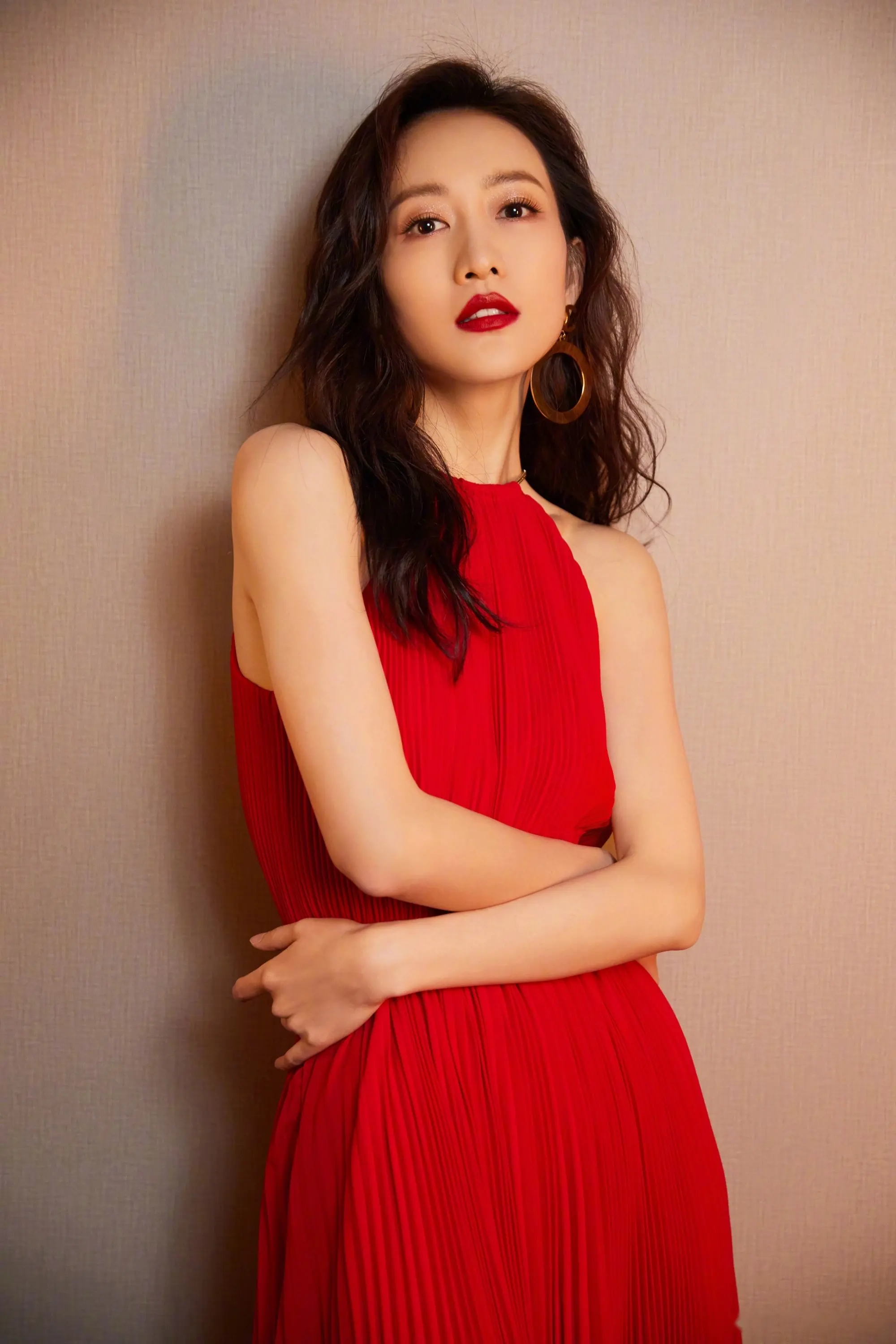 王鸥 烈焰红裙
