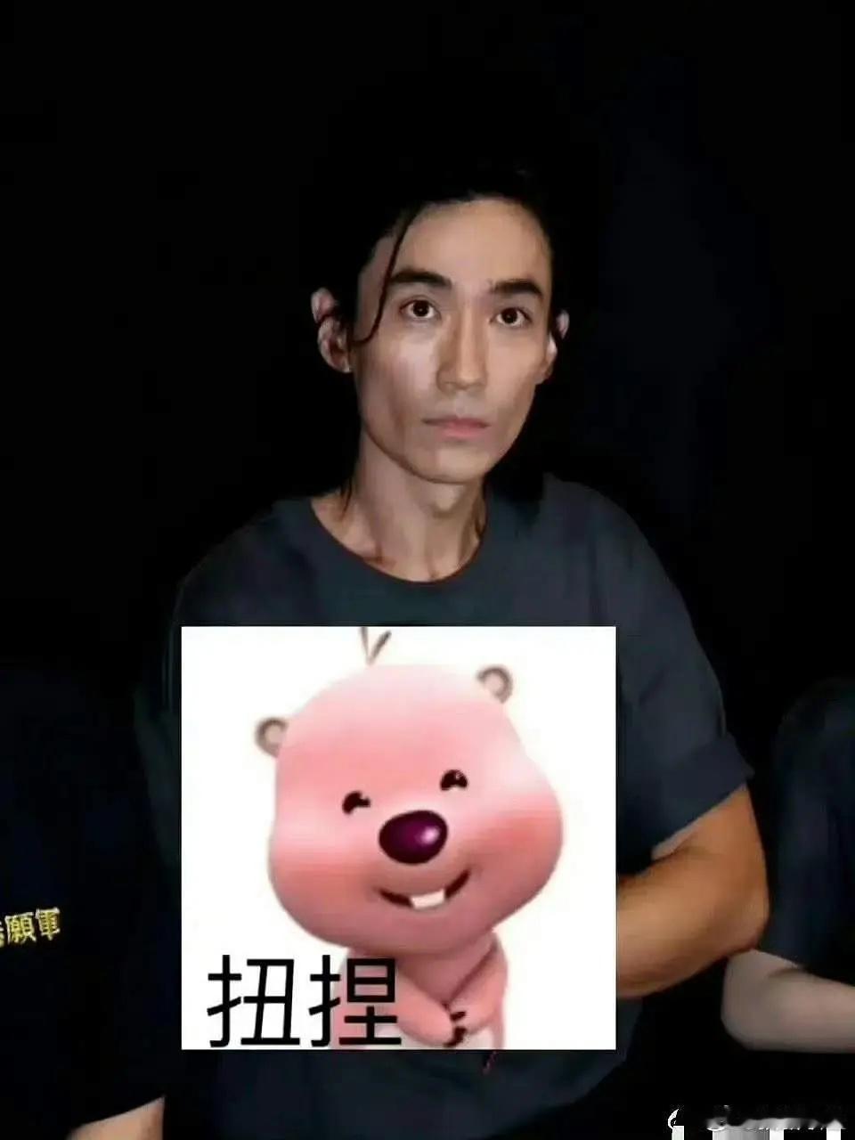 朱一龙一直都是这么萎萎缩缩的样子 ​​​