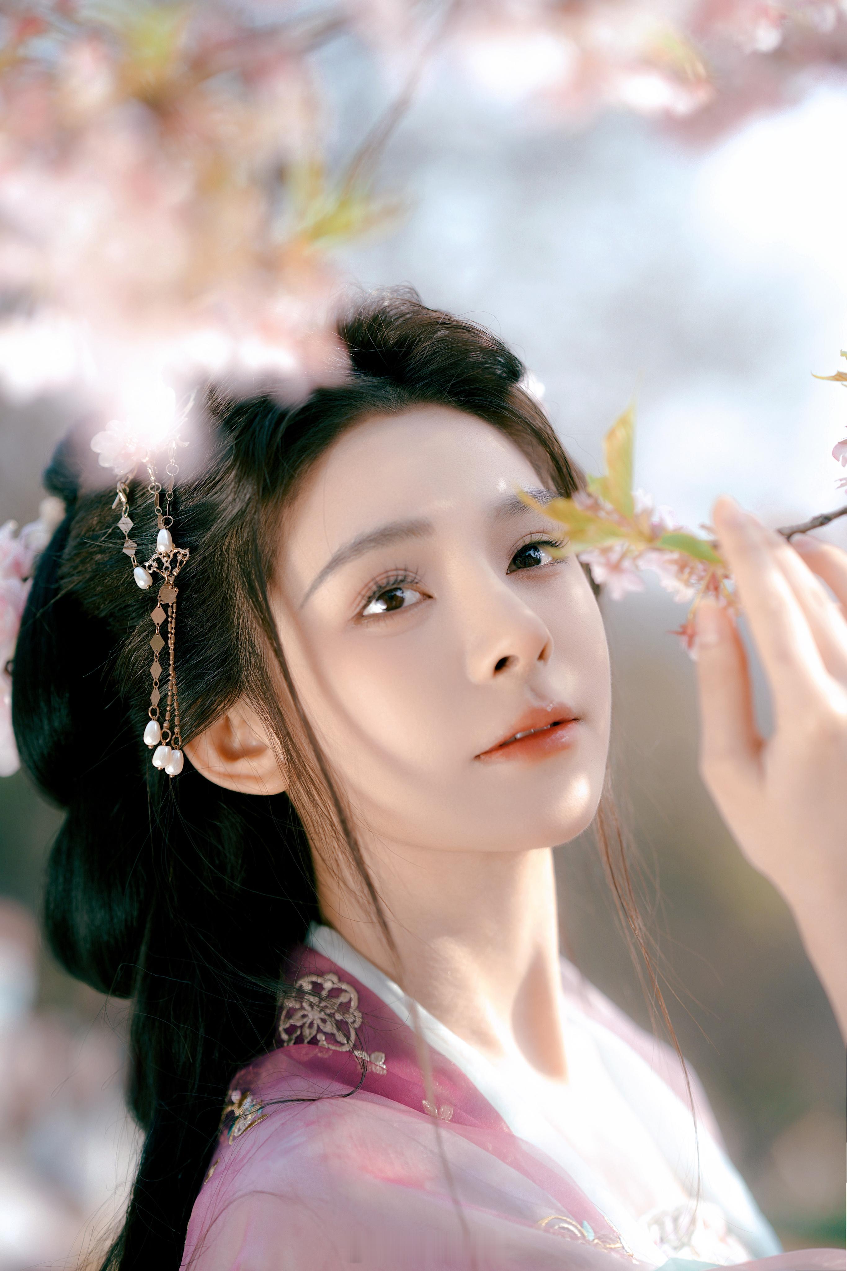 佳佳子_zZZ[超话] 看到宝宝说模糊 这样康康还会模糊么～（嘻嘻悄咪咪 p白了