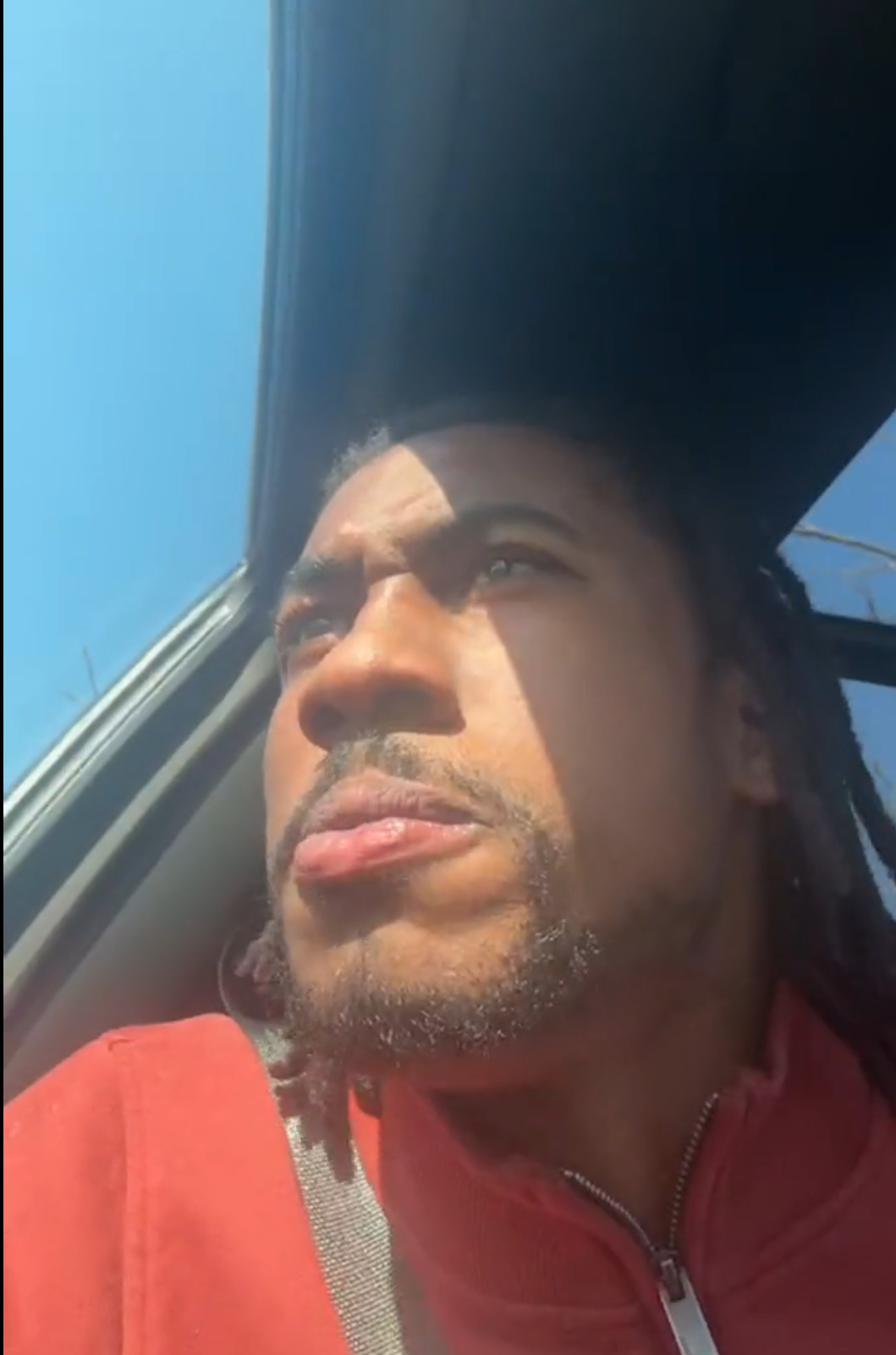 艾维直播表示：“他们都是骗子，这是谎言。他们撒谎说我的行为对球队有害。这纯属谎言