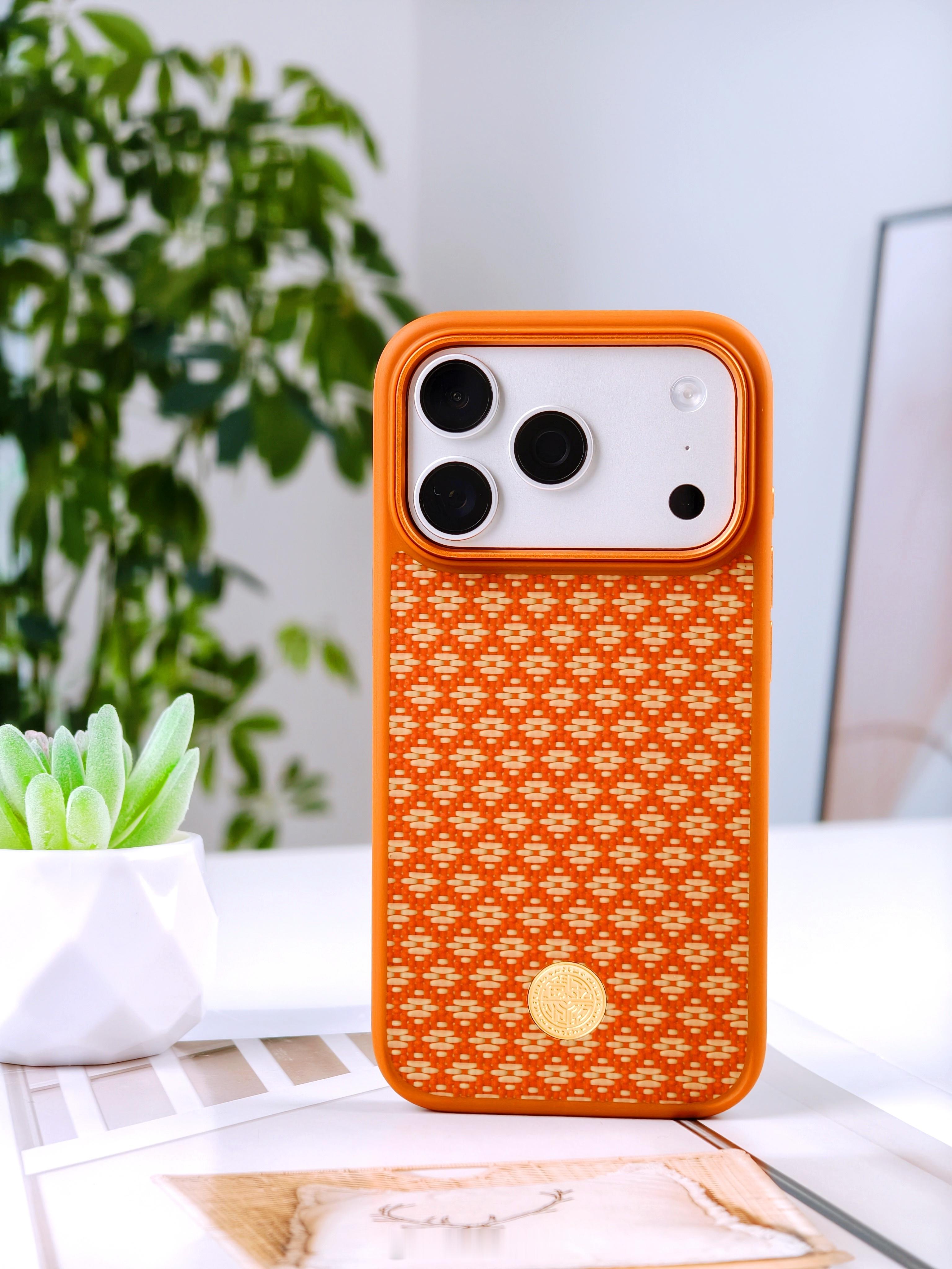 那些嚷嚷着要全包壳的，邦克仕也出了，同样的黄金万两主题，同样的凯夫拉材质，同样自