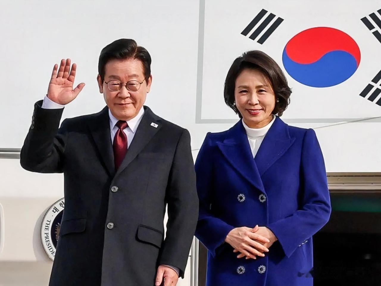 民调:韩国总统李在明支持率回升至60%！
韩国总统李在明民调支持率一路攀升，与这