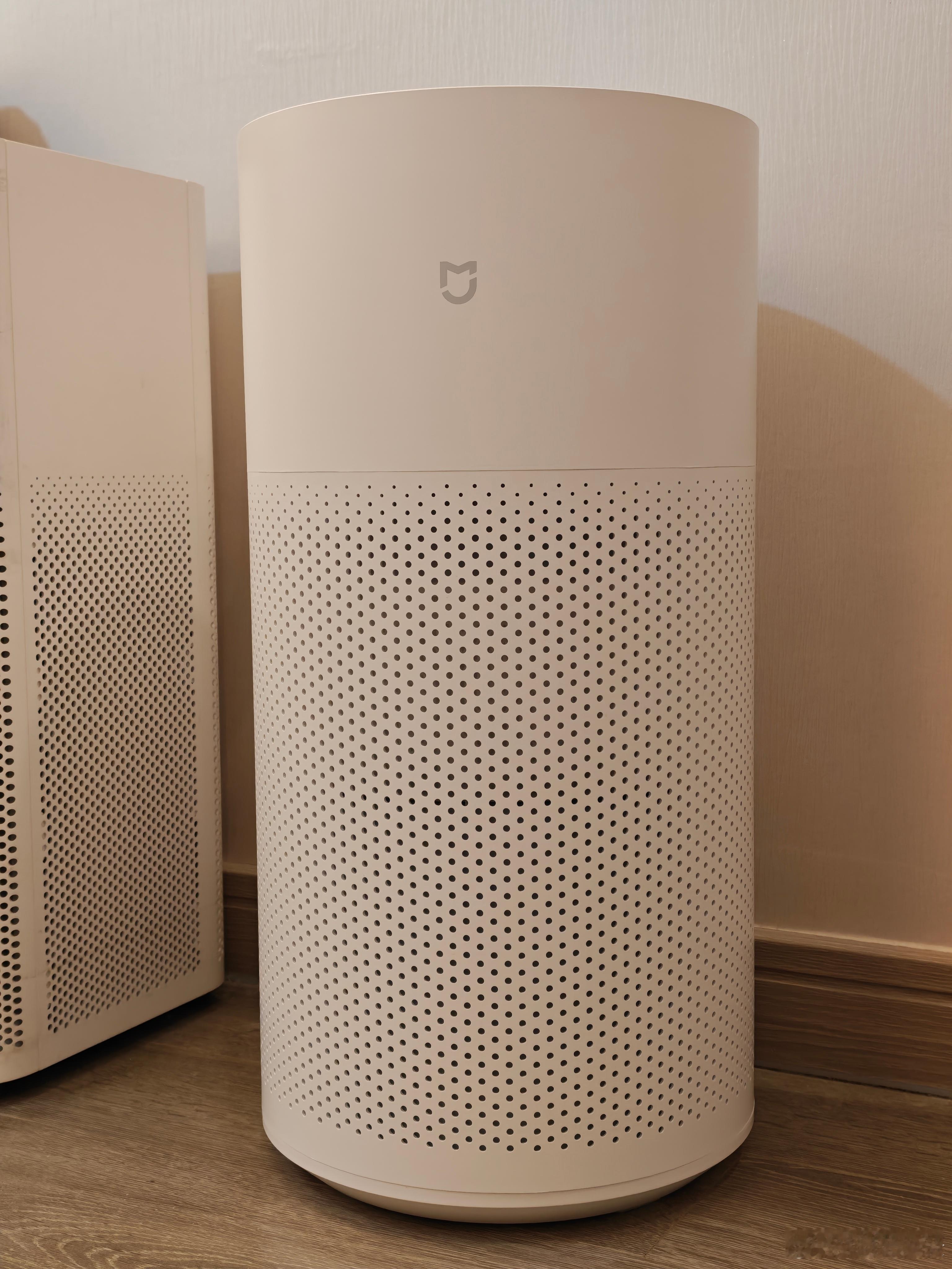 这段时间自从通了地暖，家里暖和是暖和，但实在是太干了，每天早上醒来都得干咳，而且