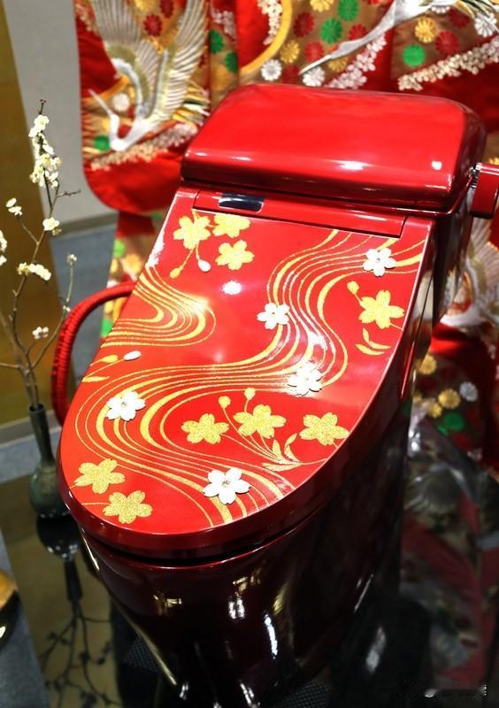 厕所感应冲水器，为啥日本能把美国发明的这玩意儿做到全球第一呢？

1964 年，