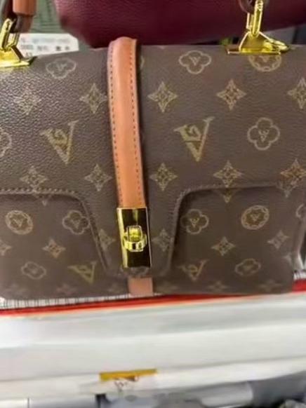 LV起诉百货店一审被判赔4万 这如果上升到法律层面的话，也就是颜色罢了