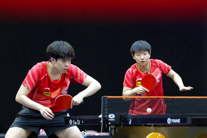 莎头组合挺进混双决赛！

北京时间10月2日晚上，2025WTT中国大满贯刚刚结